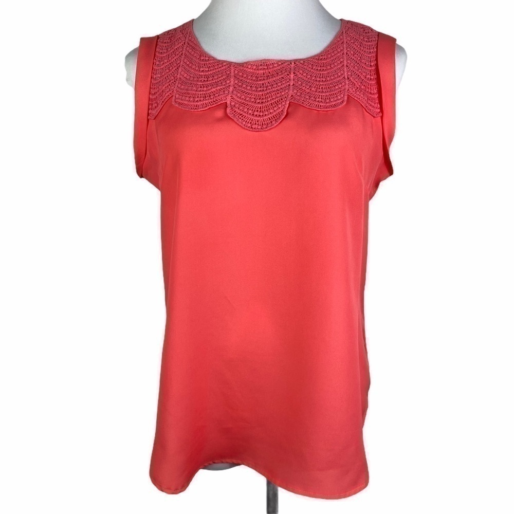New York & Co. Crochet Neckline Blouse Women's Medium Coral Peach Sleeveless